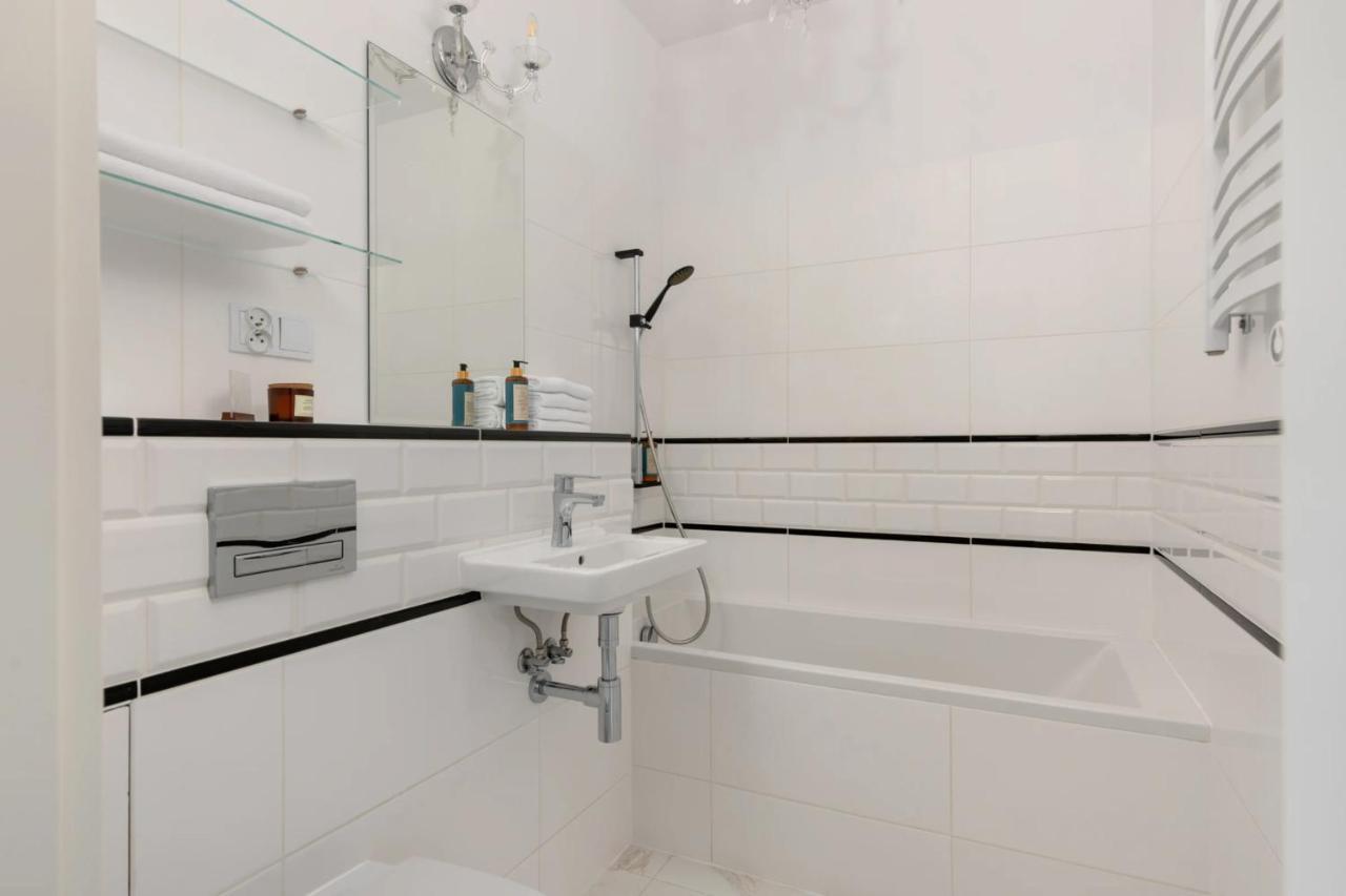 Przestronny Apartament Z Widokiem Na Miasto W Warszawie Varsavia Esterno foto